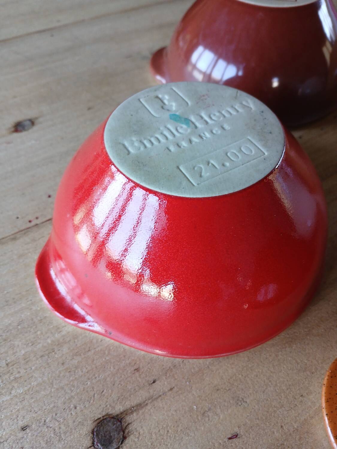 5 old Émile Henry bowls