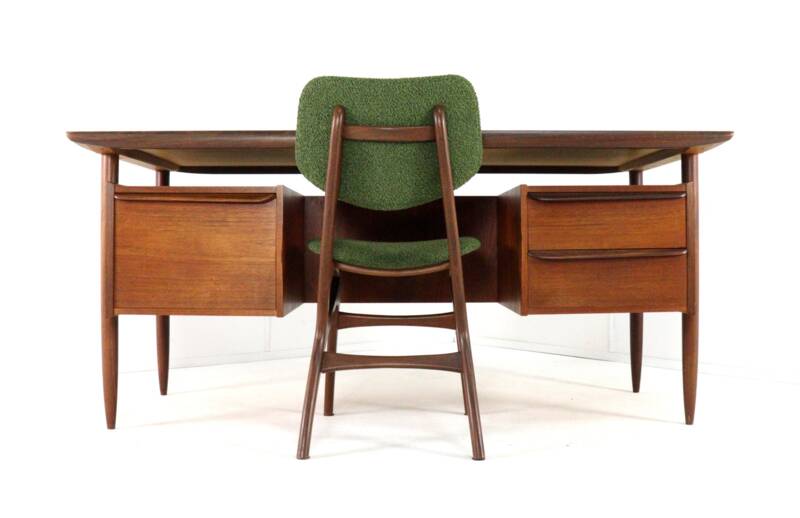 Hulmefa Pro-Pos executive desk - dutch mid century modern design in teak