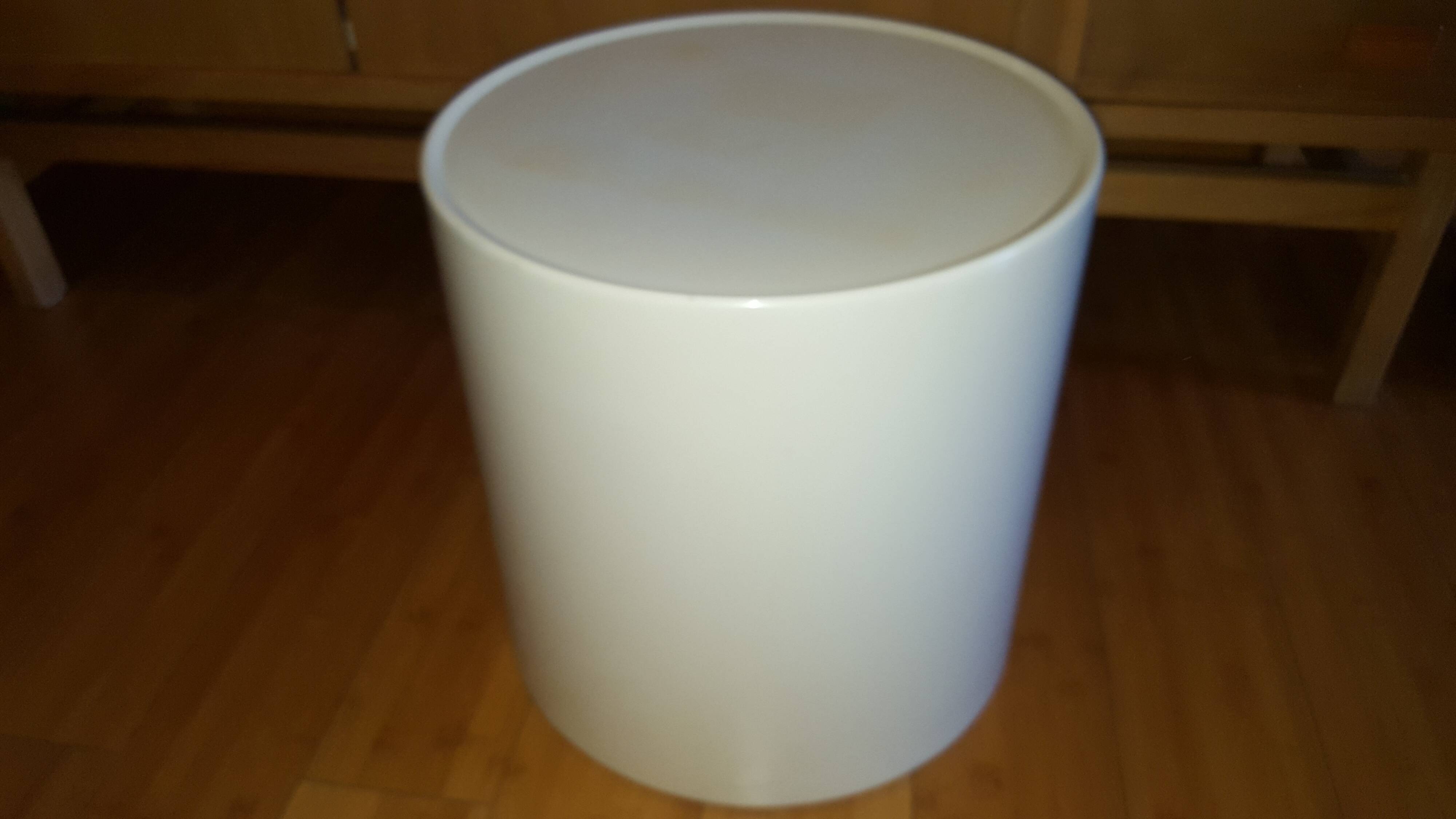 Table basse studio Artemide , modele Giano, design Emma Gismondi Schweinberger