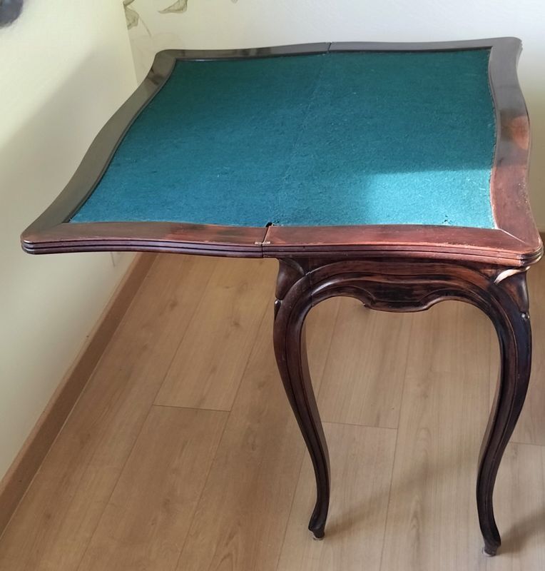 Old gaming table