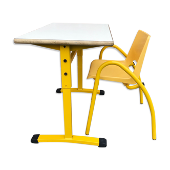 Bureau enfant 2 à 6 ans et sa chaise assortie