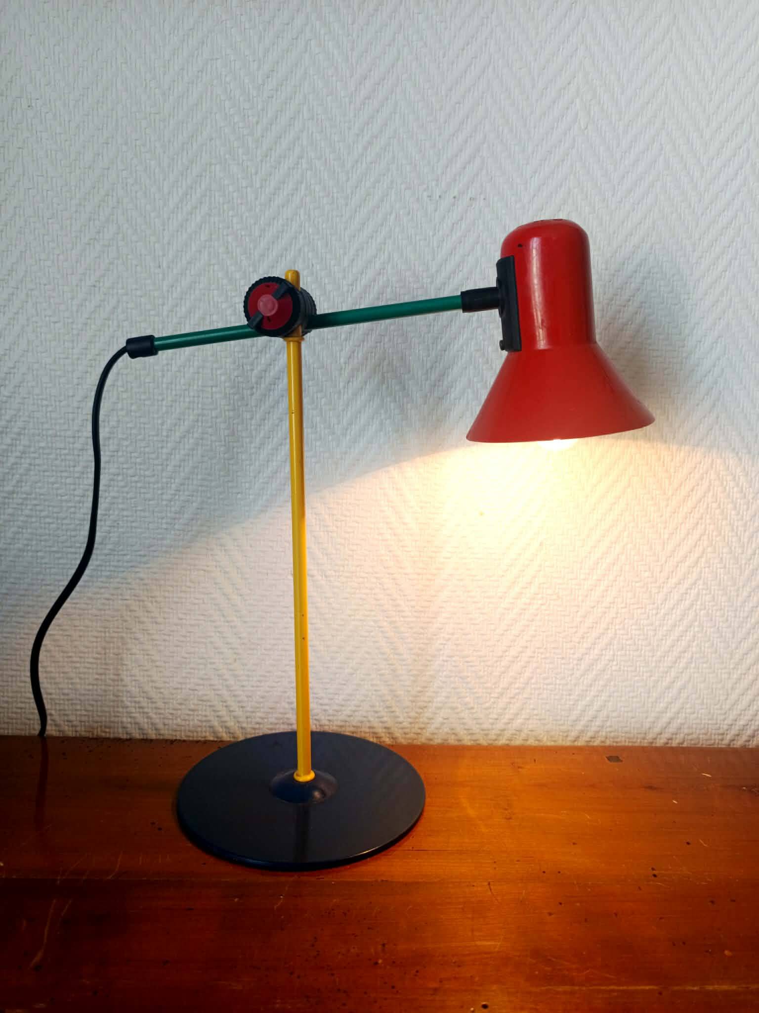 Veneta lamp in Memphis style 1980