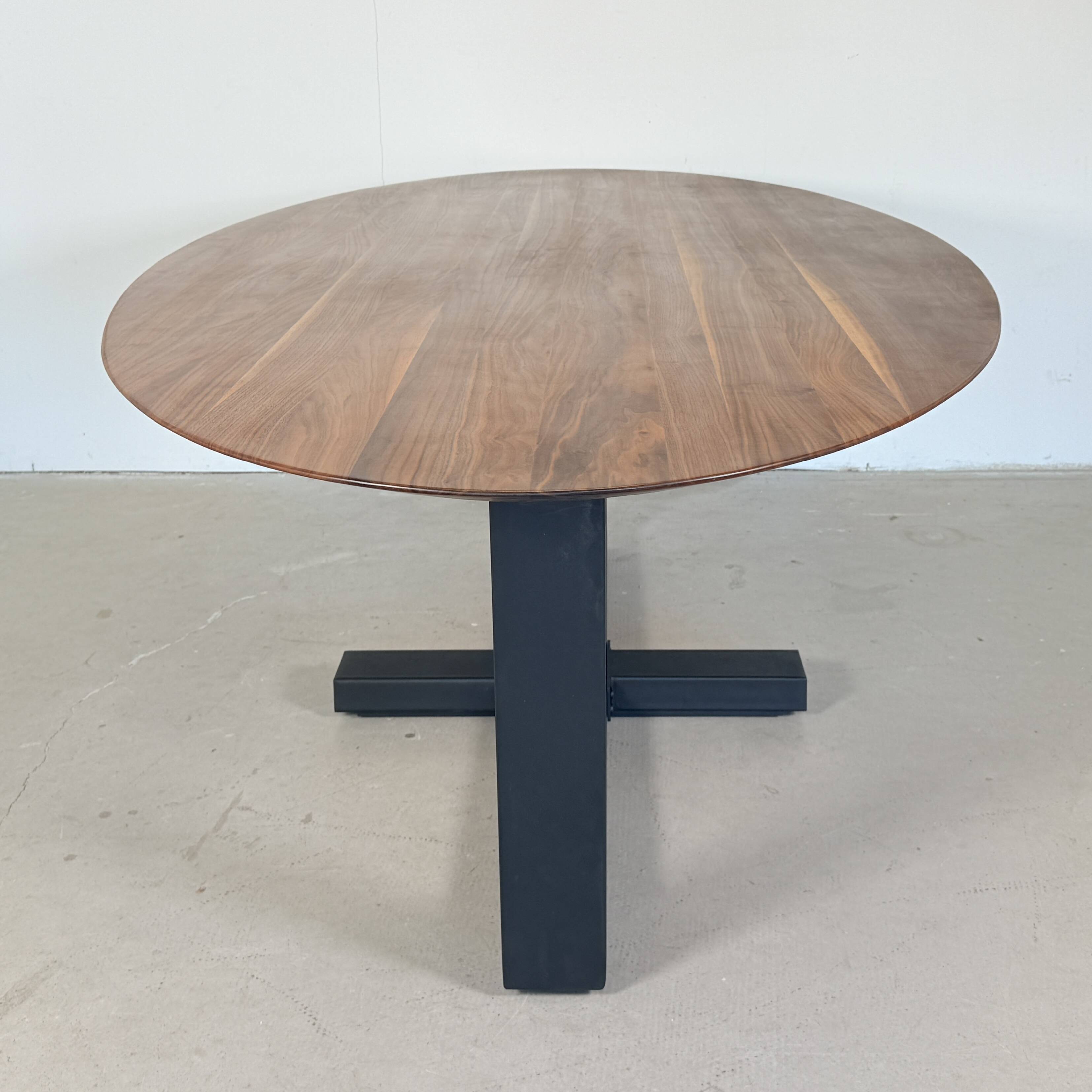 Table à manger ovale en noyer massif 260x120 - Bert Plantagie
