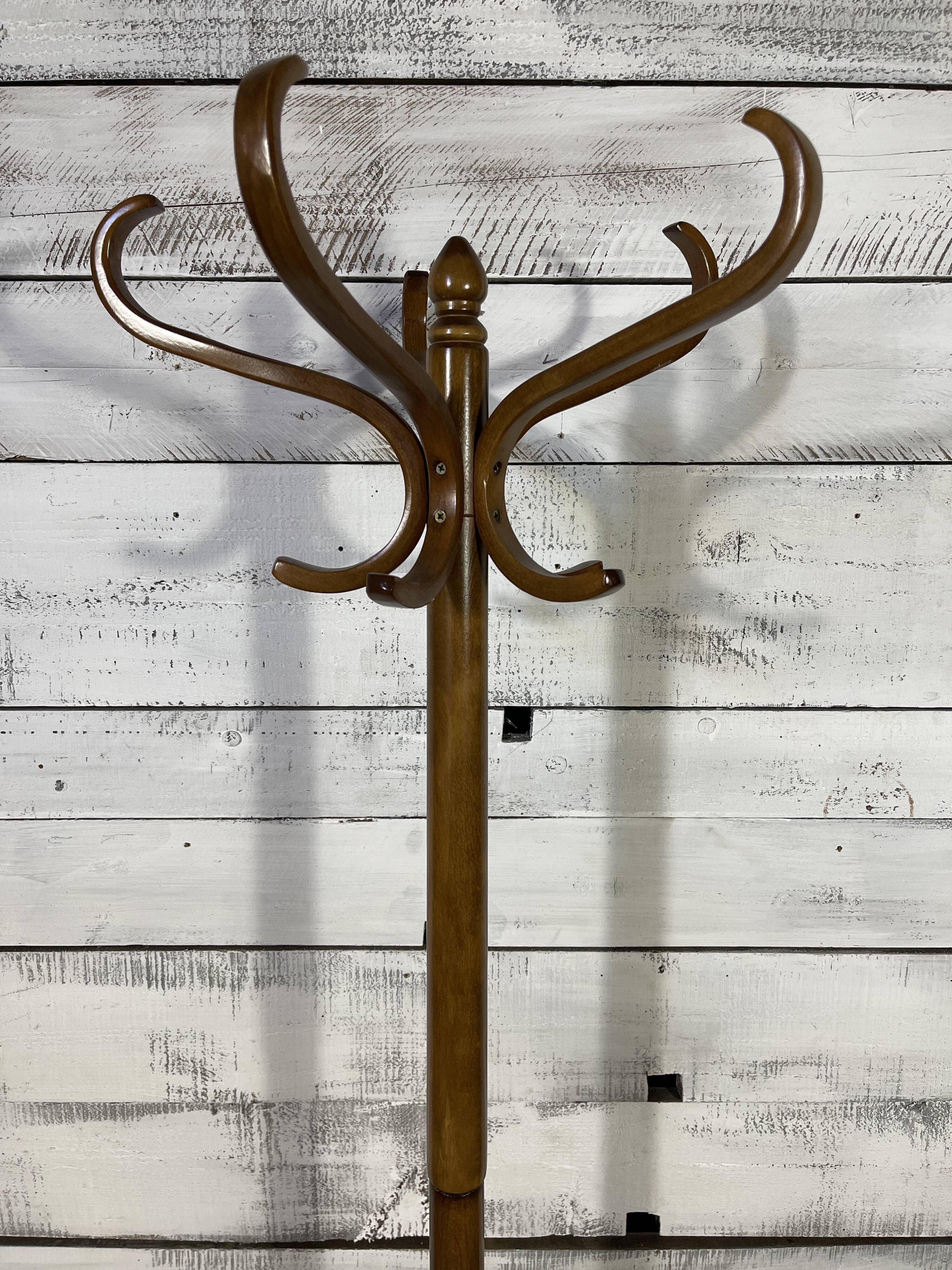 Baumann parrot coat rack