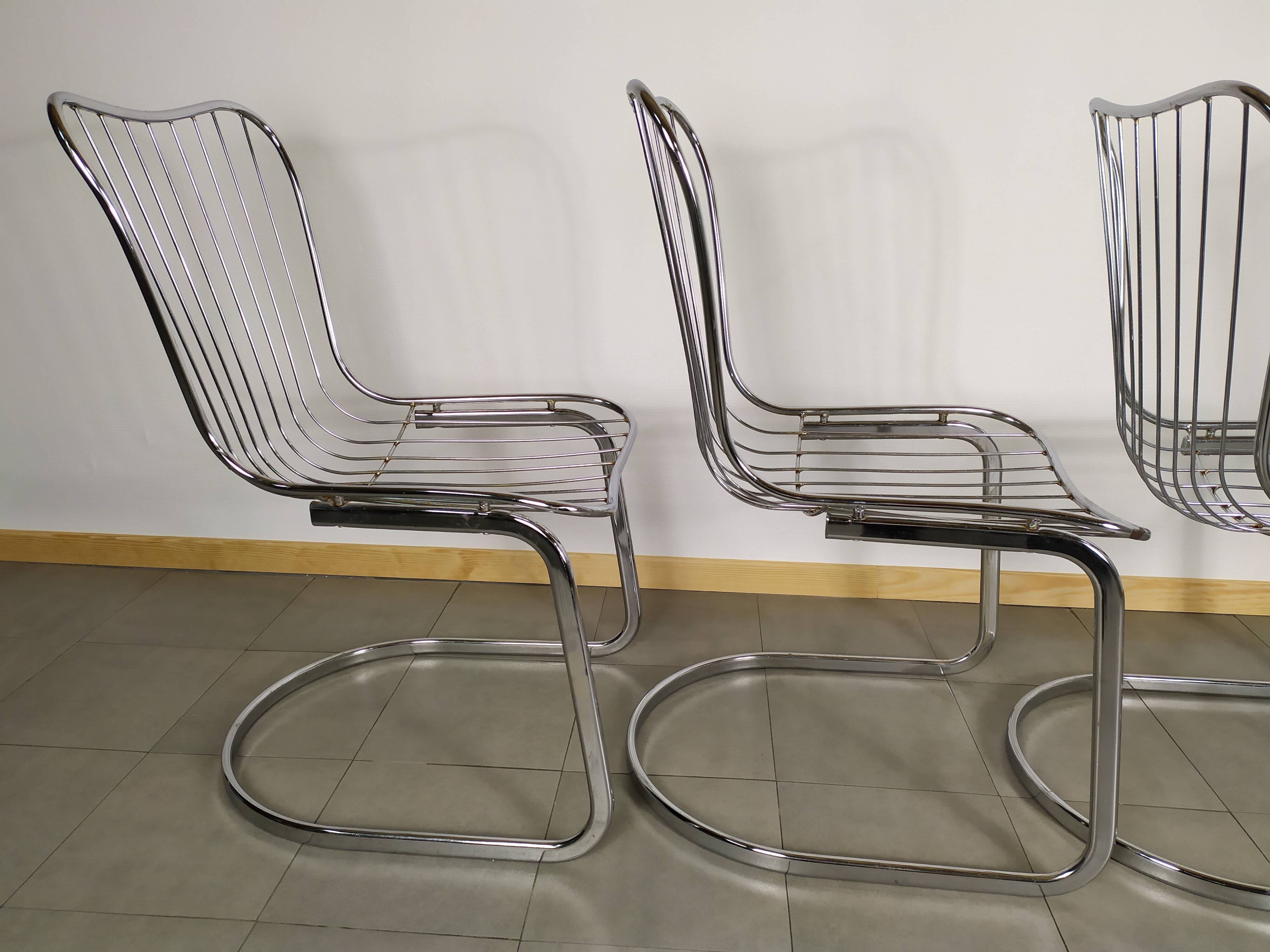 Lot de 4 chaise design en métal chromé années 70