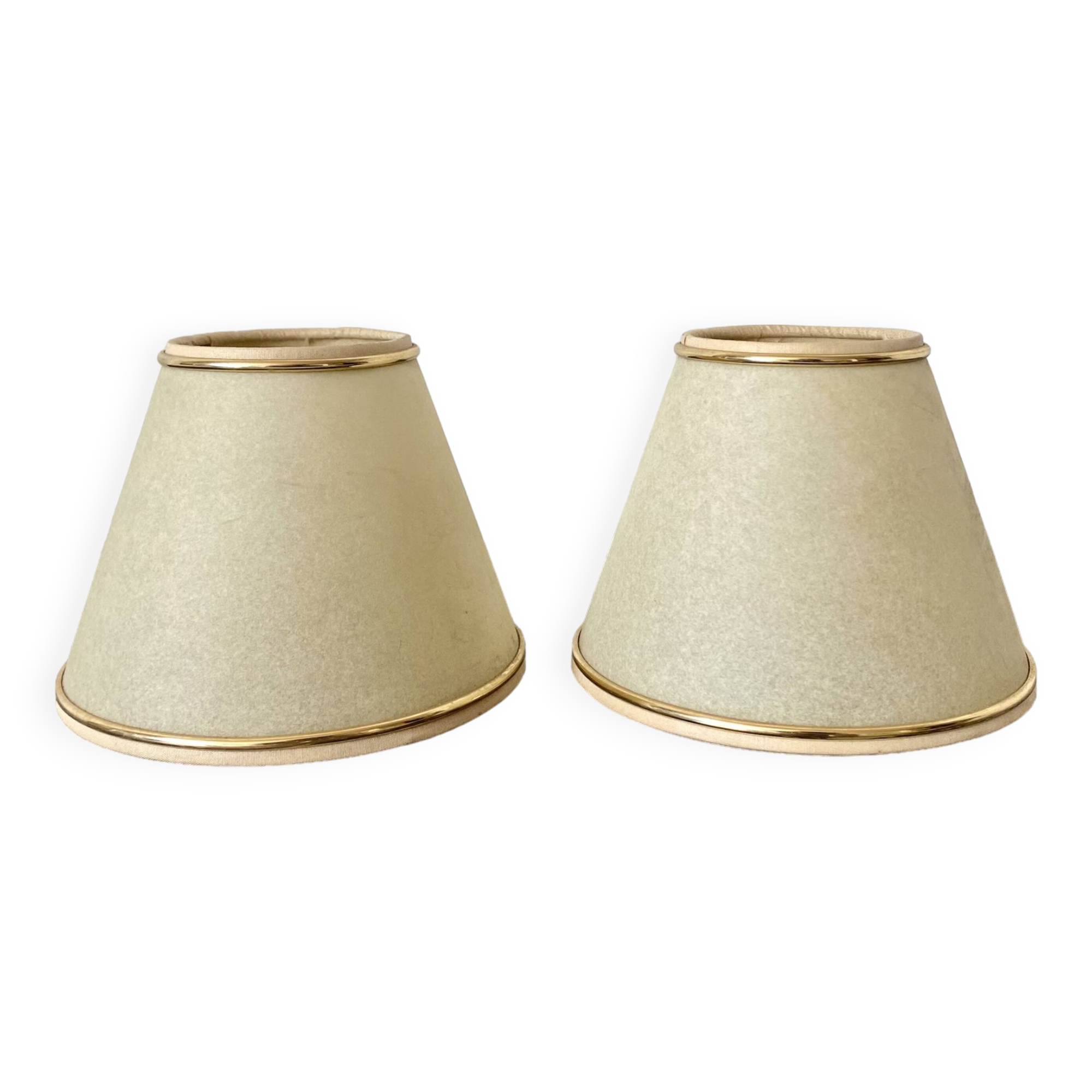 Clip-on lampshade