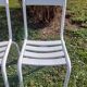 paire de chaises métal blanches, style Tolix