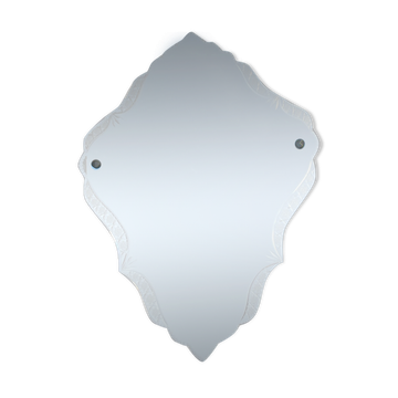 Miroir forme mouvementée bisauté taillé cisellé Vénitien miroir de Venise XXème 72 X 53 cm”.