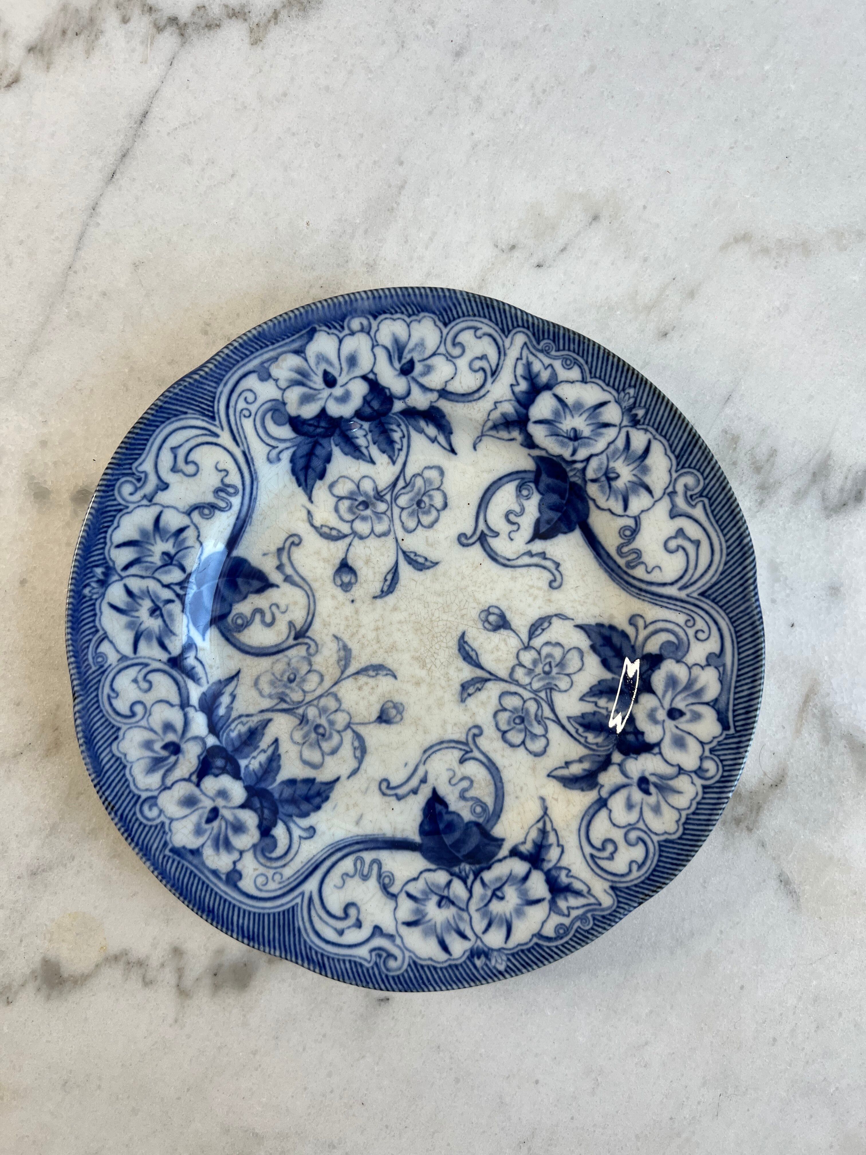 Small flat plate Creil Montereau Flora