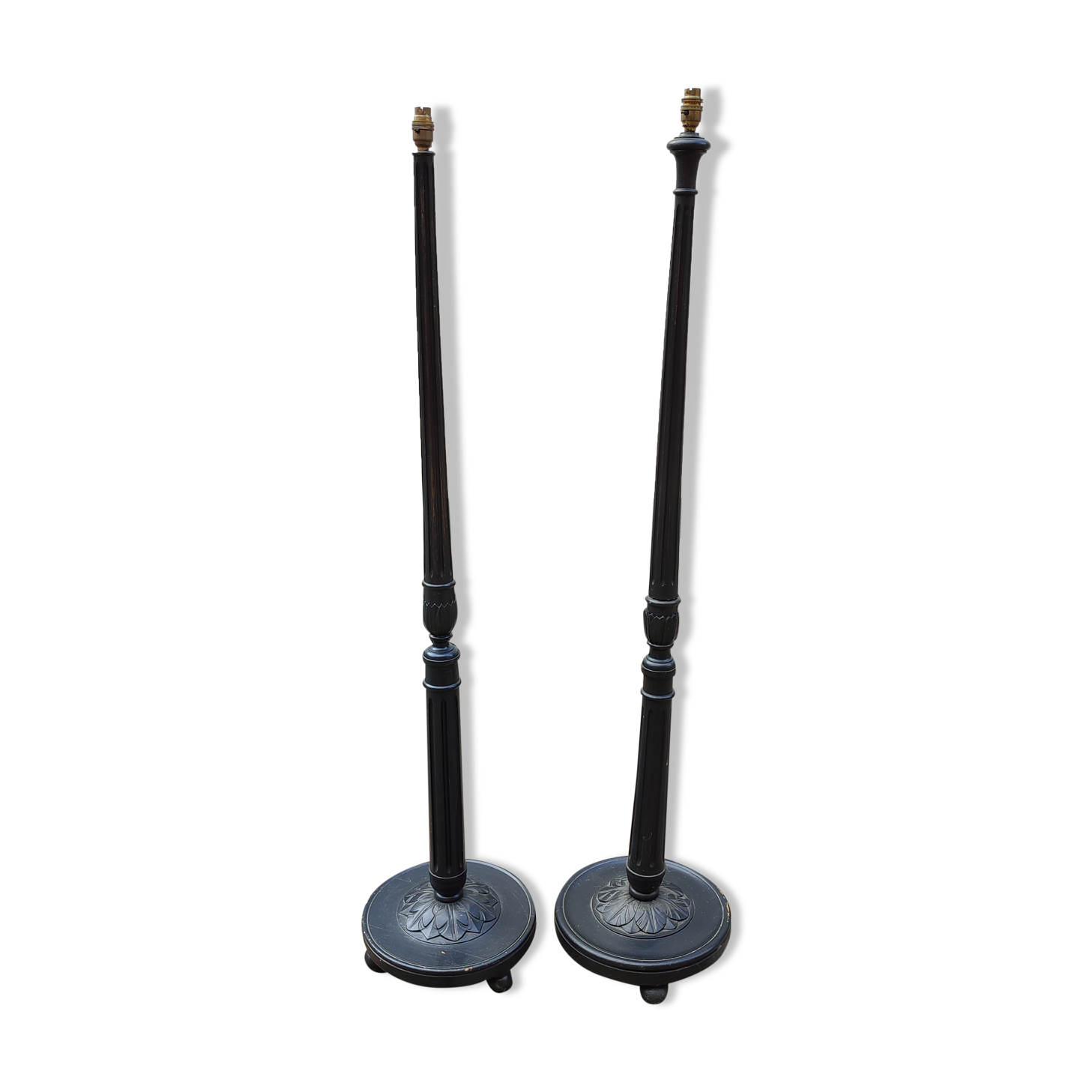 Set of 2 wooden floor lamps