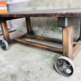 Rolling coffee table