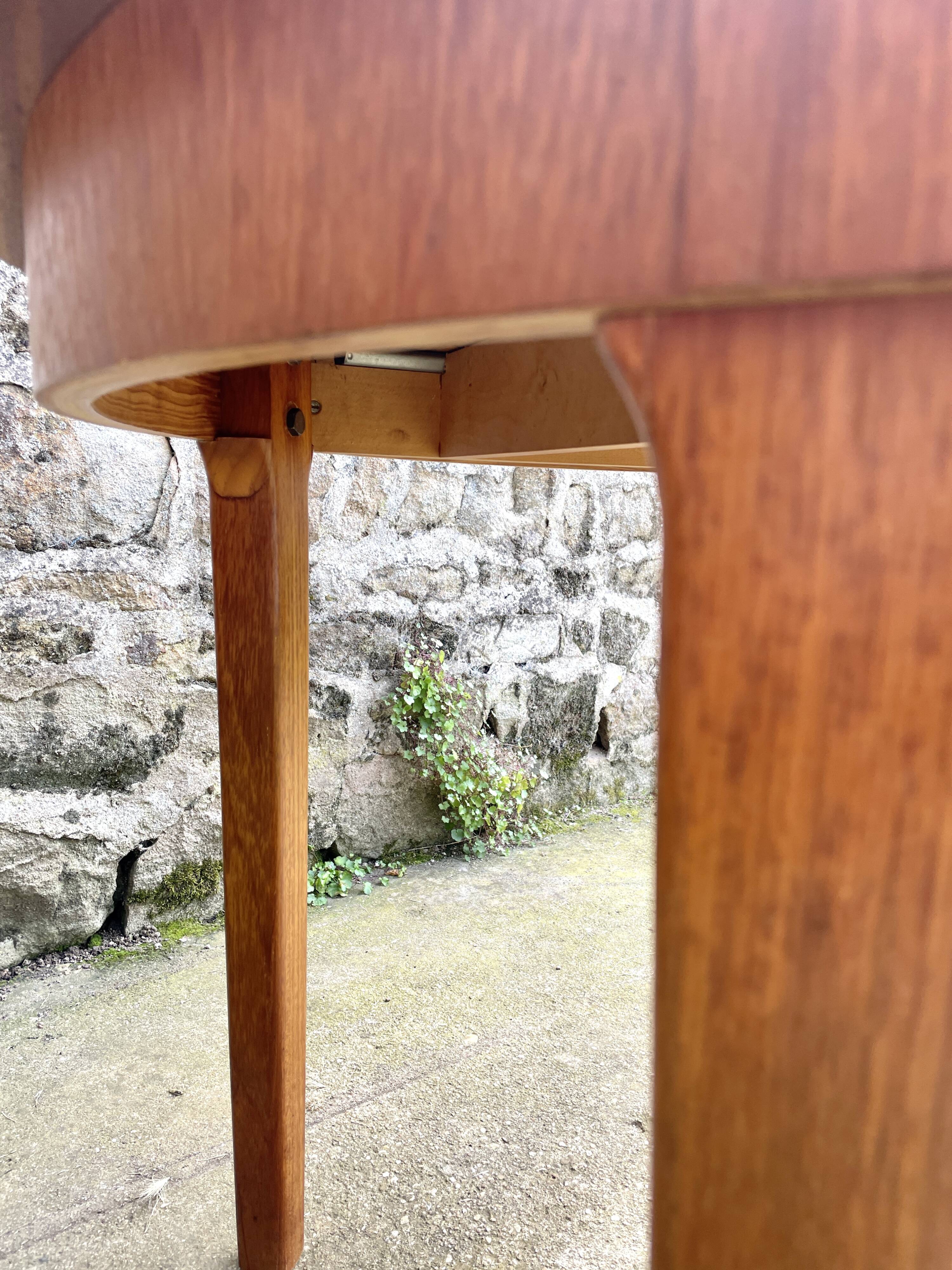 Scandinavian butterfly round table 1960