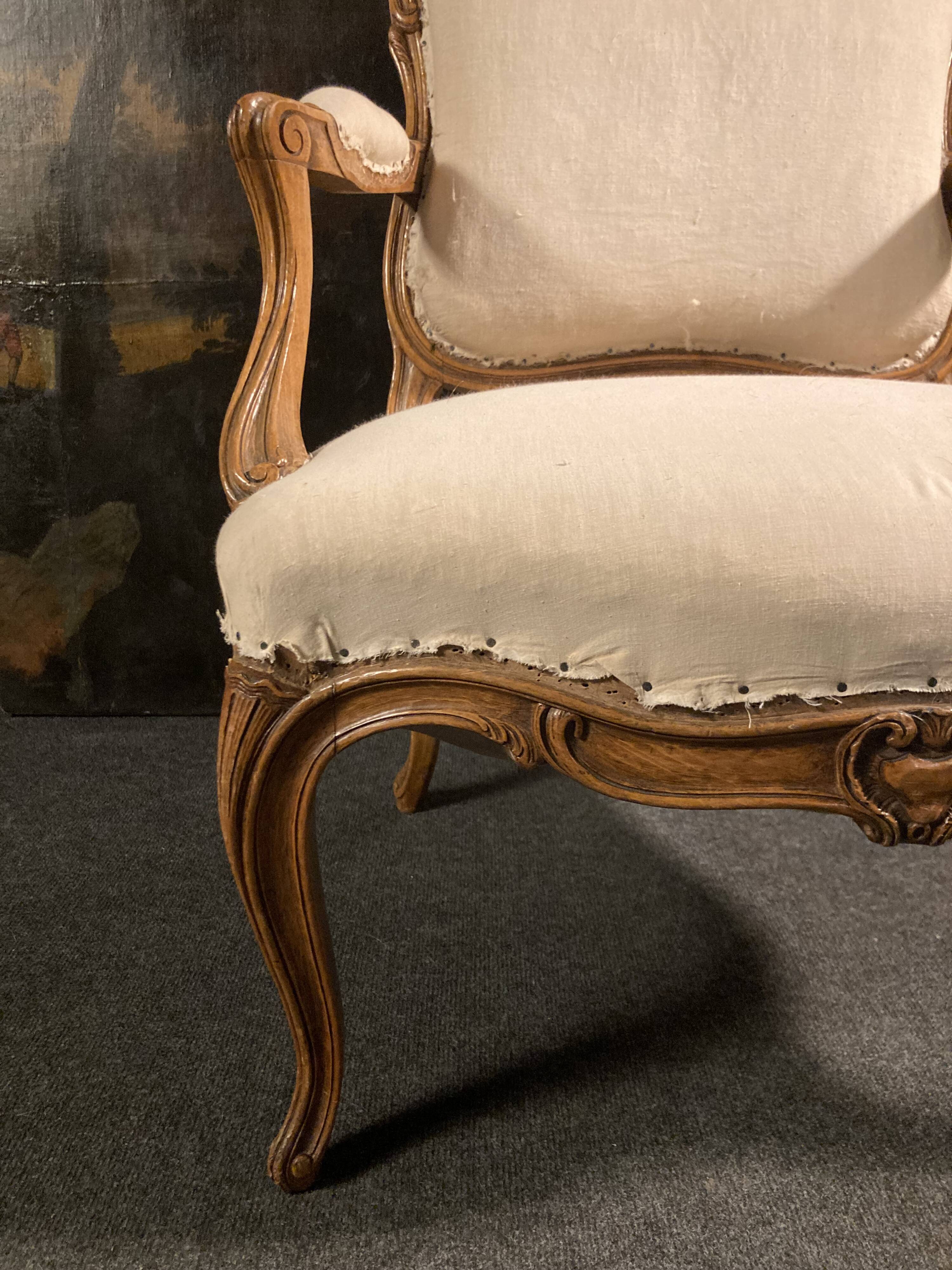 Pair of Queen armchairs