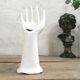 Duo de mains baguier blanches