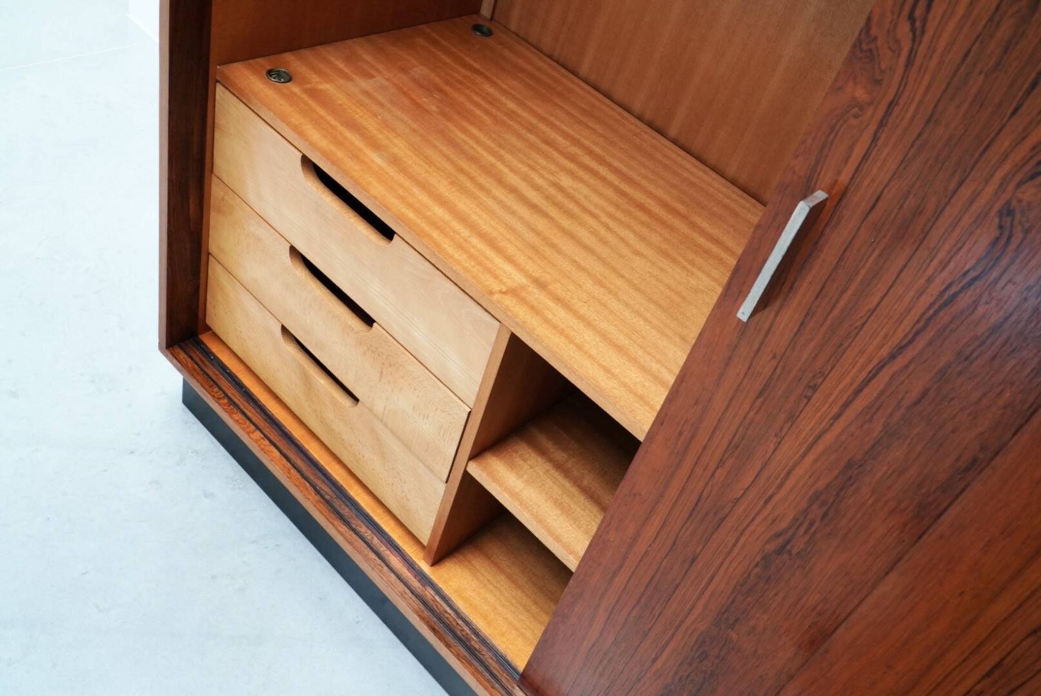 Alfred Hendrickx, Armoire en bois de rose pour Belform