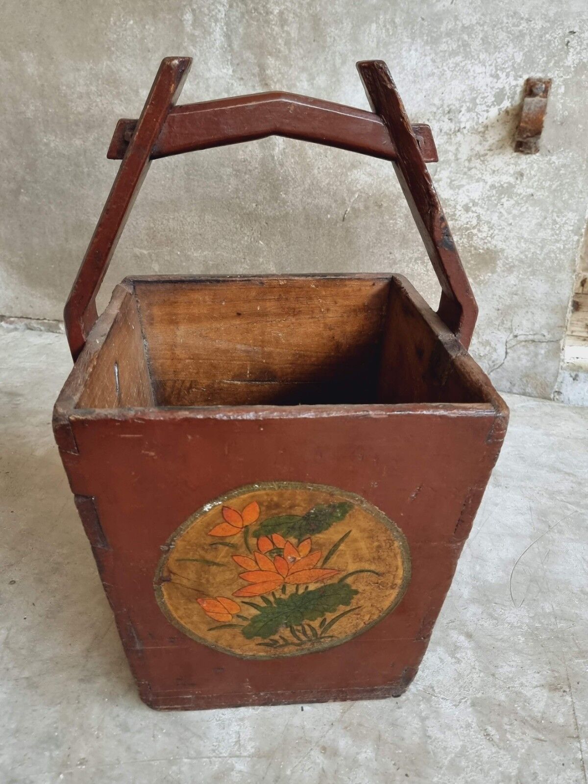 Wooden rice bucket