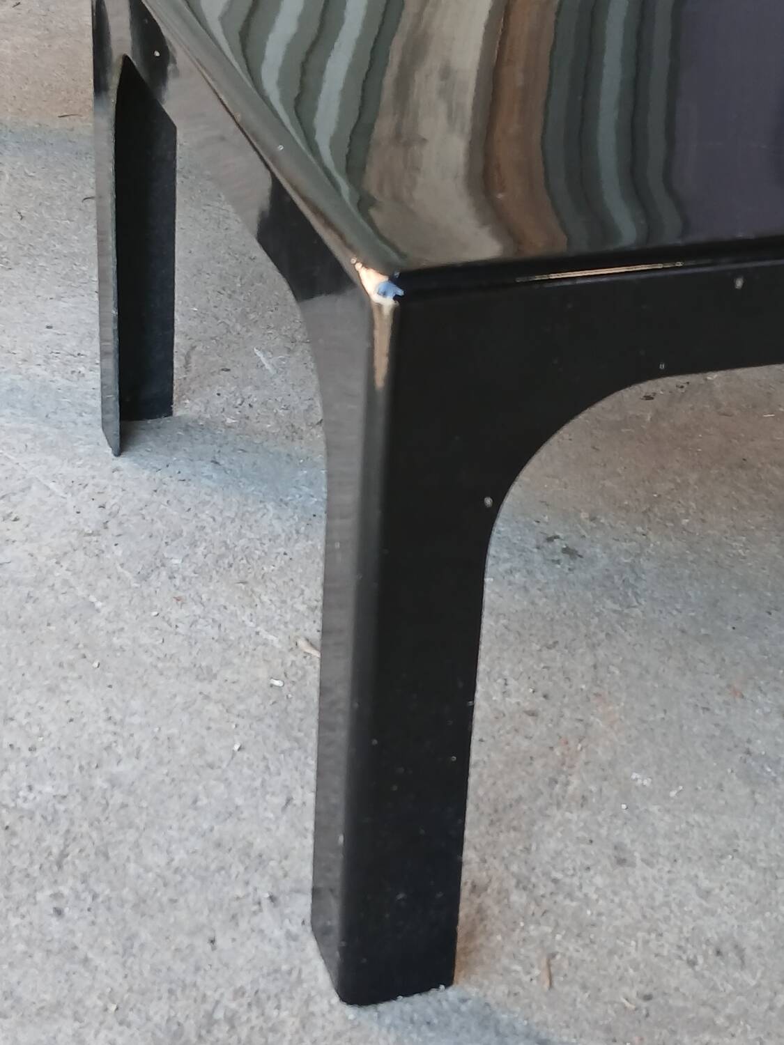 Pair of coffee tables in fibreglass, circa 1970.