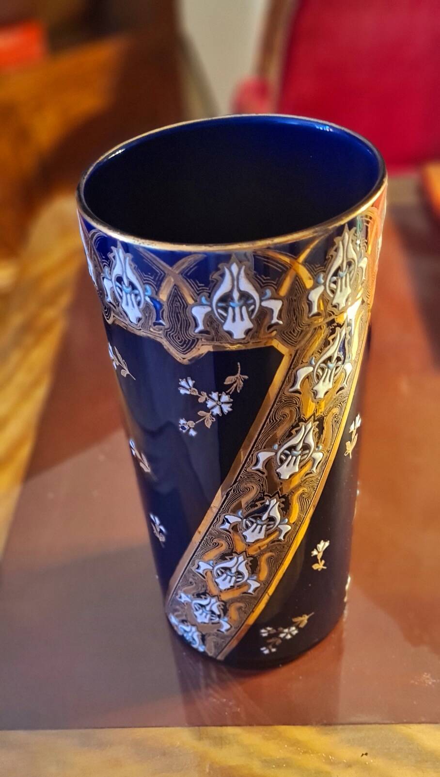 Lunéville roll-shaped vase