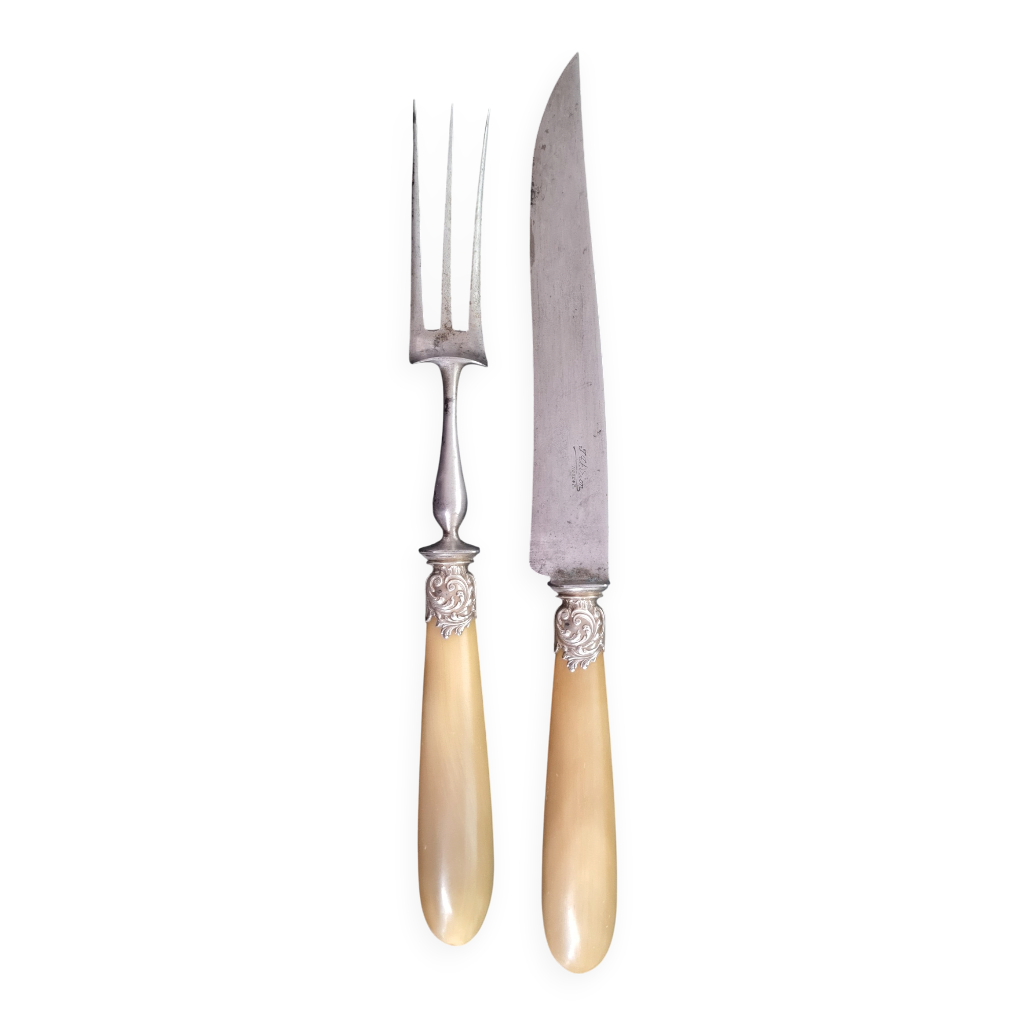 Service to cut the meat.