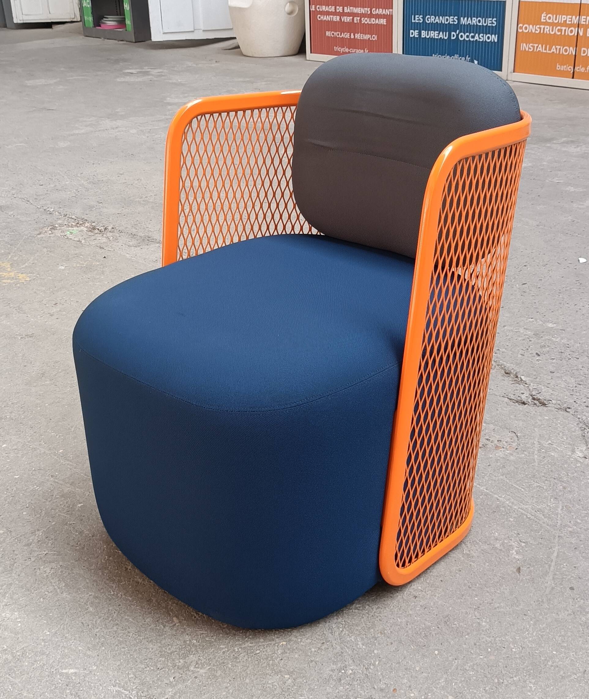CIDER Ingrid armchair in orange and blue