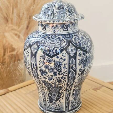 Large covered vase in Delft pottery