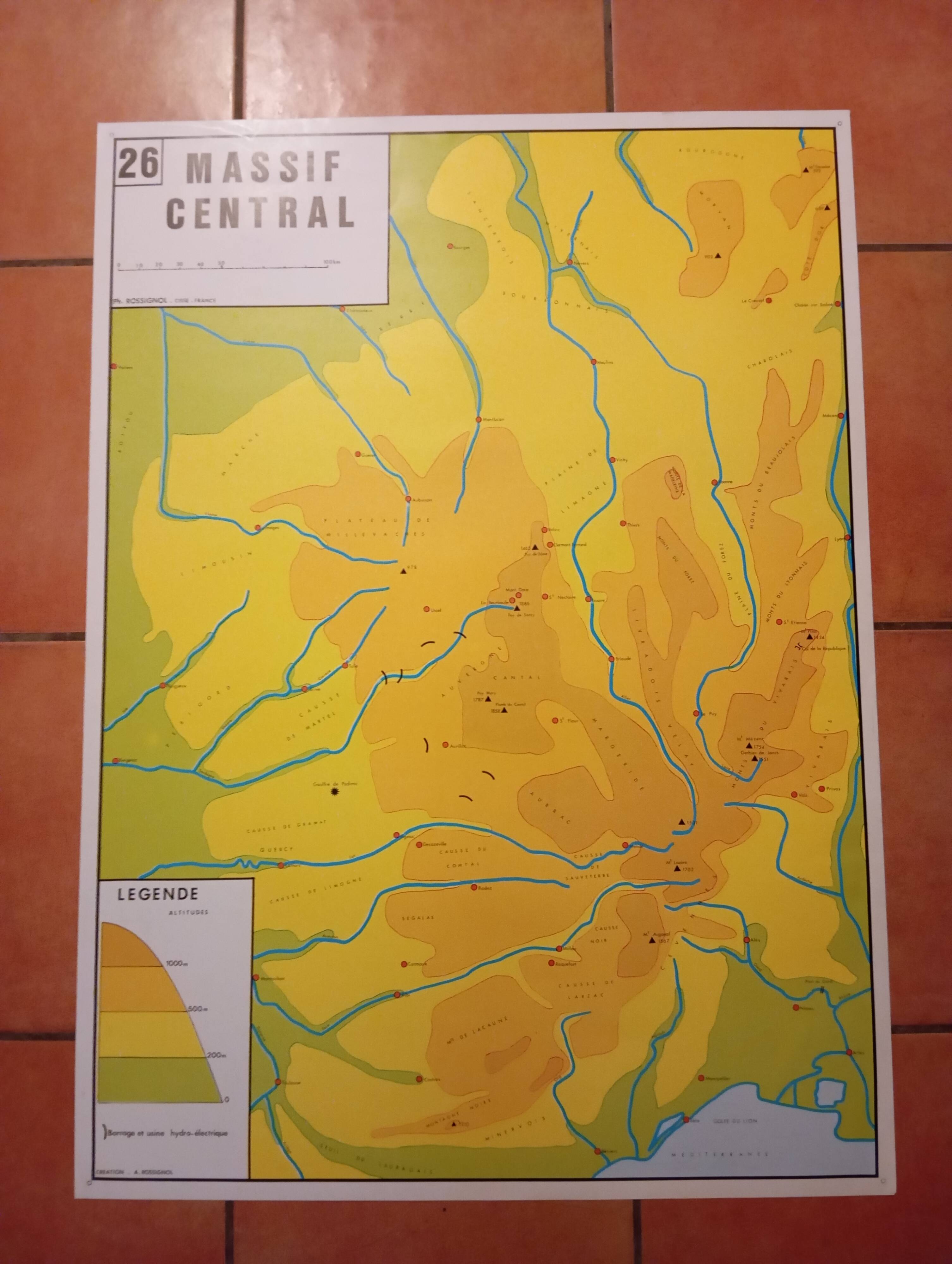 School map: aquitain basin n°25 / massif central n°26