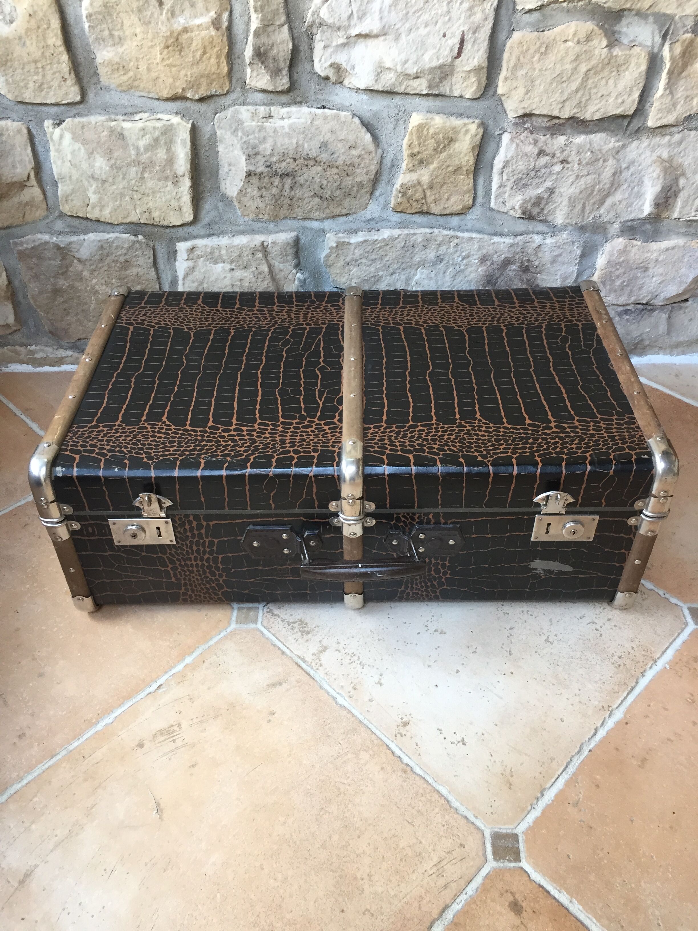 Large suitcase 50s
