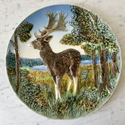 Plat en barbotine animal modèle cerf années 30 Made in Germany