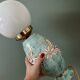 Lampe vintage en céramique et opaline blanche.
