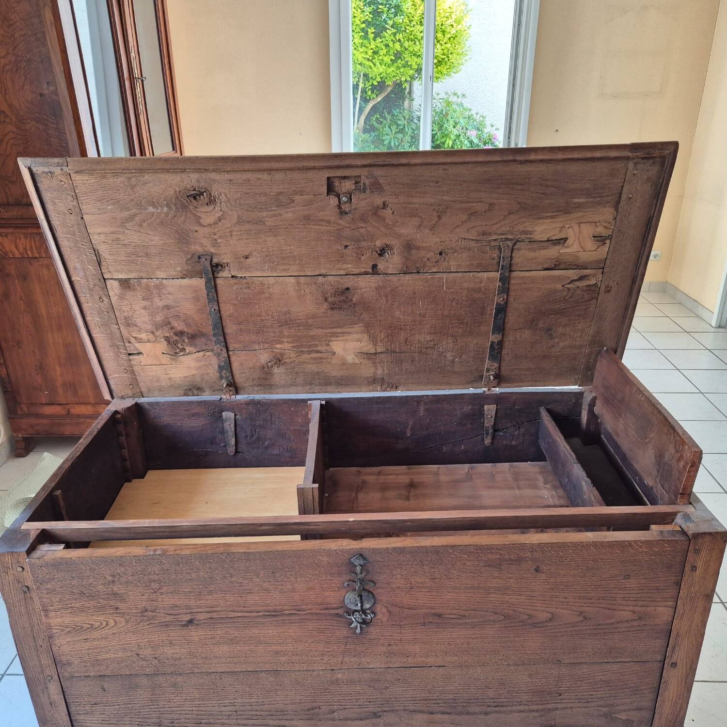 Late 19th century oak laundry chest