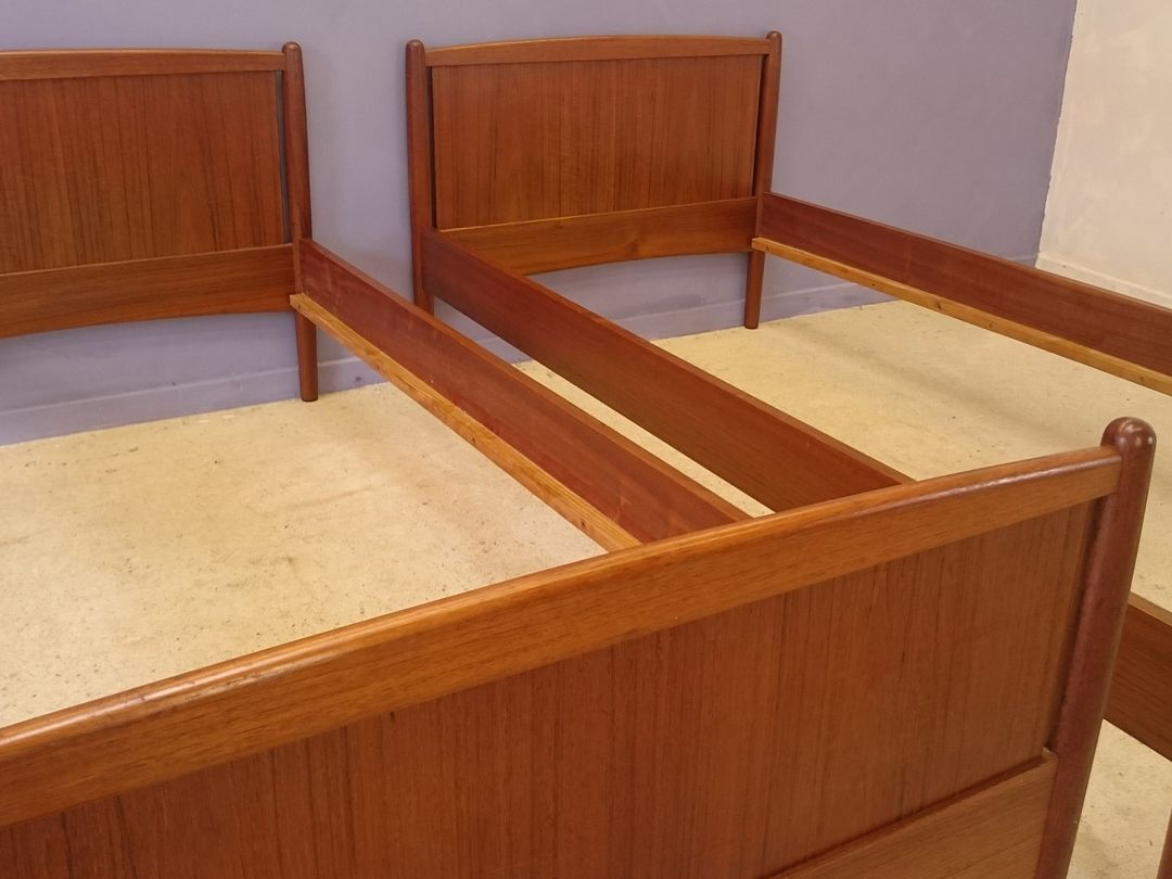 Pair of twin / Scandinavian daybay teak