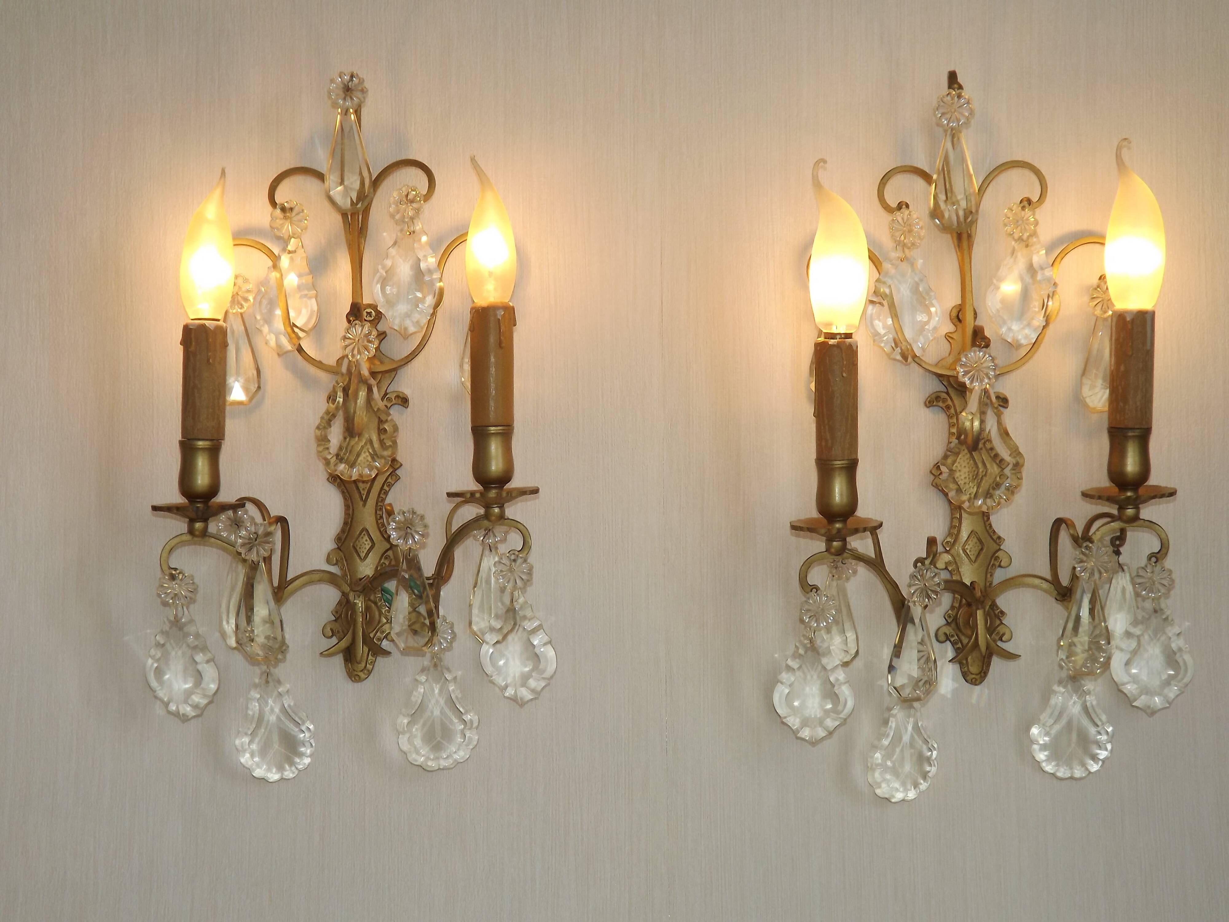 Grande paire d'appliques murales françaises vintage en bronze avec cristaux assortis 5514