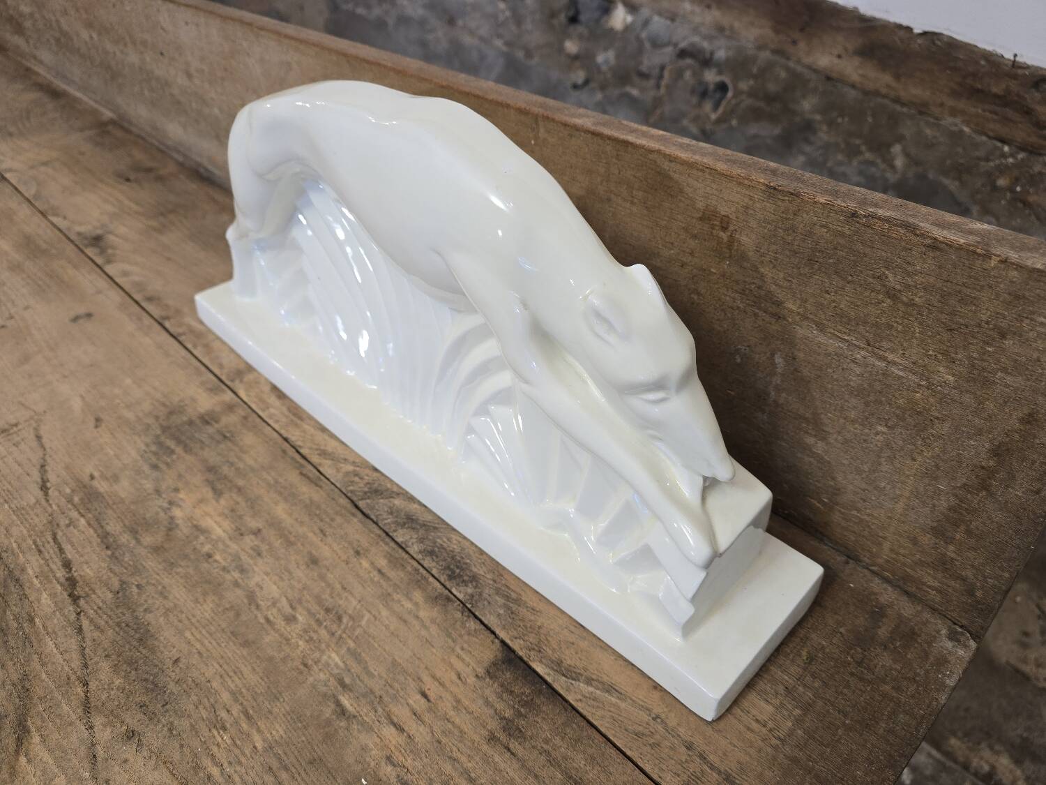 Sculpture en faïence émaillée blanche "lévrier en course" Abel René-Philippe