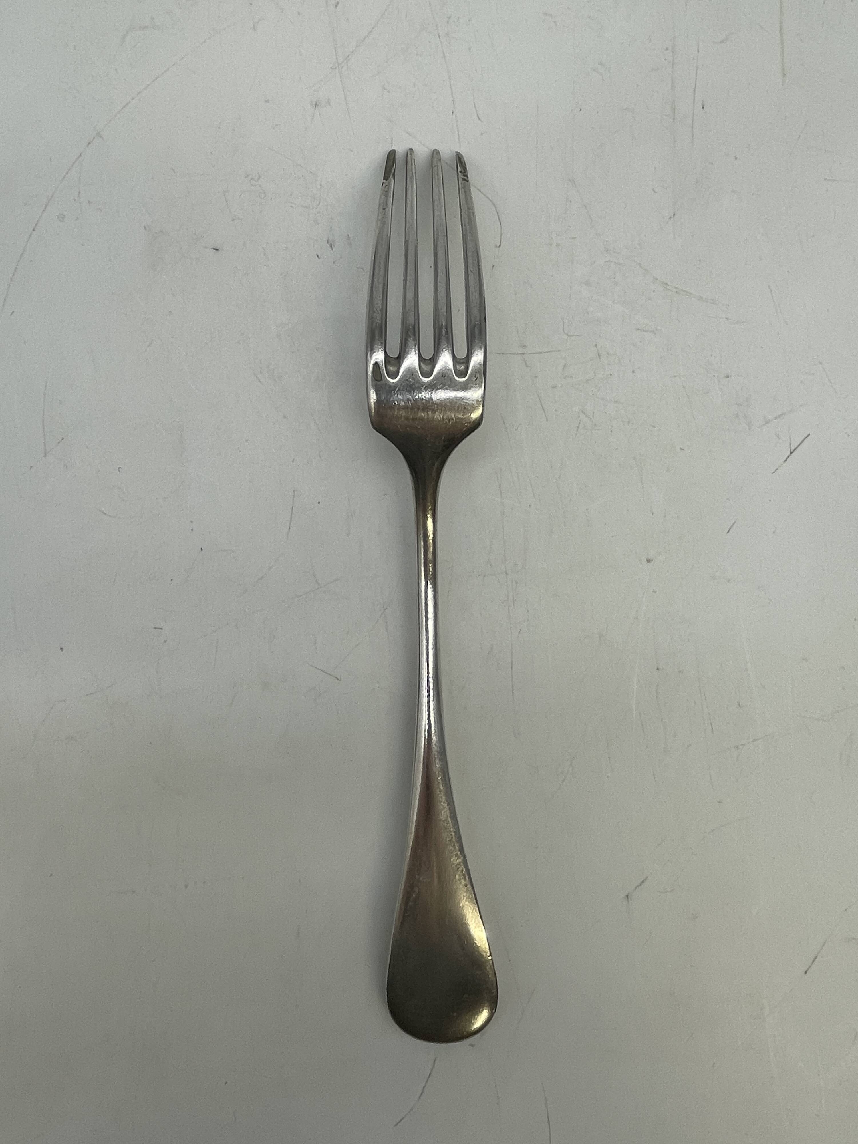 Set of 2 soup spoons and 2 lunch forks.