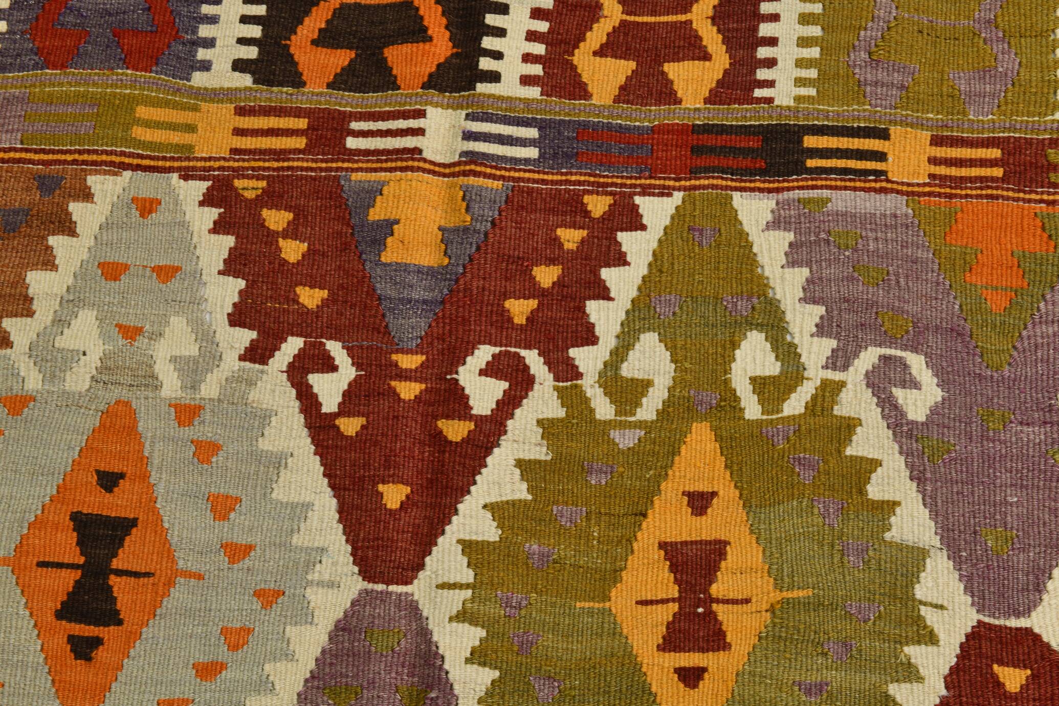 5x9 Geometric Style Vintage Kilim Rug,