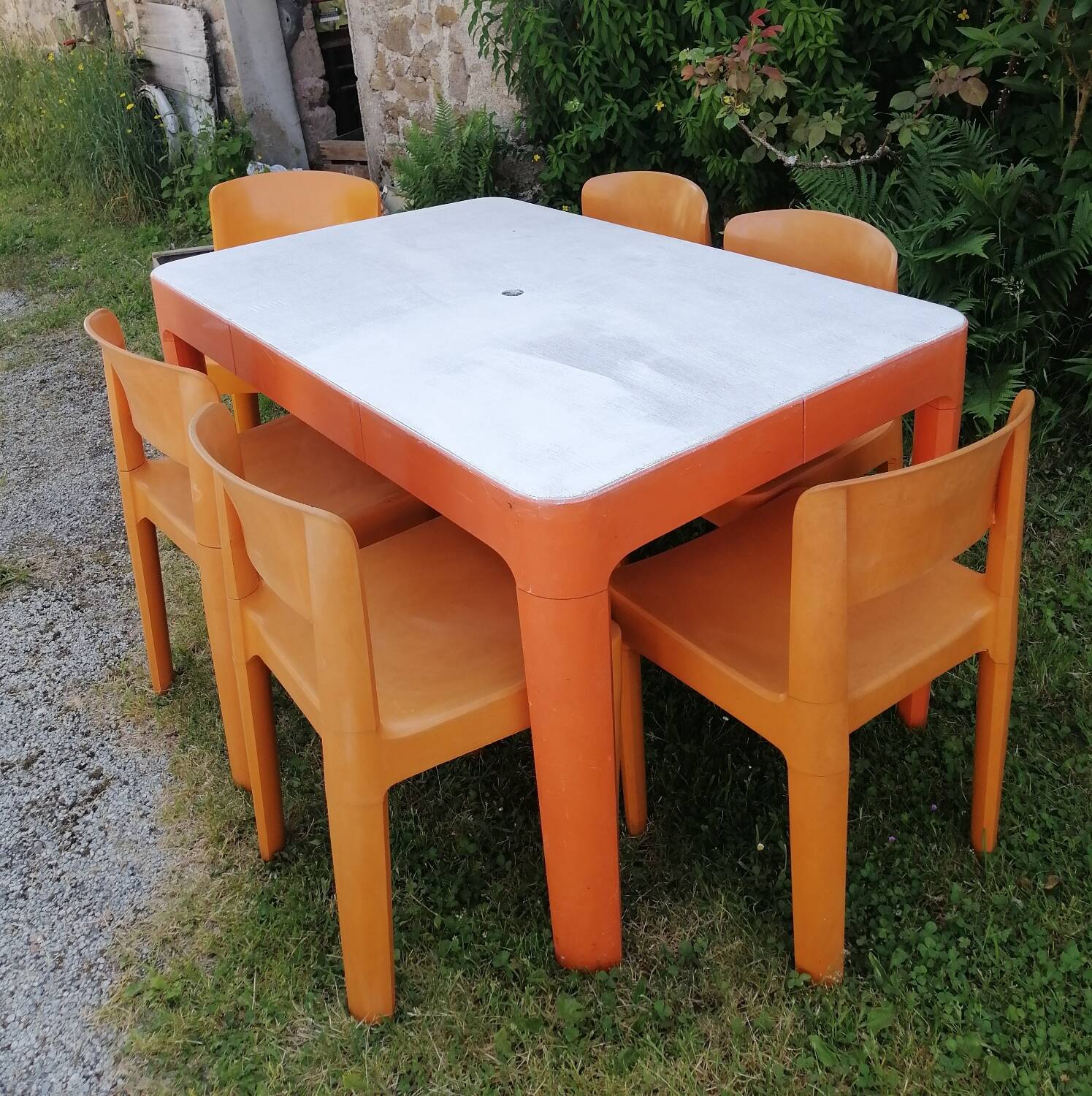 Table et 6 chaises orange Allibert années 70