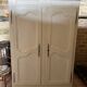 Armoire ancienne patinée  blanche