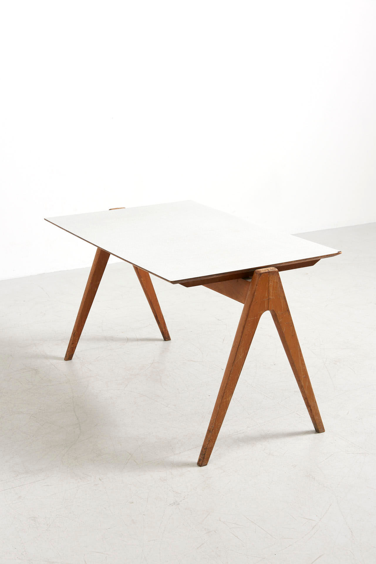 'Hillestak' dining table by Robin Day for Hille, United Kingdom - 1950's