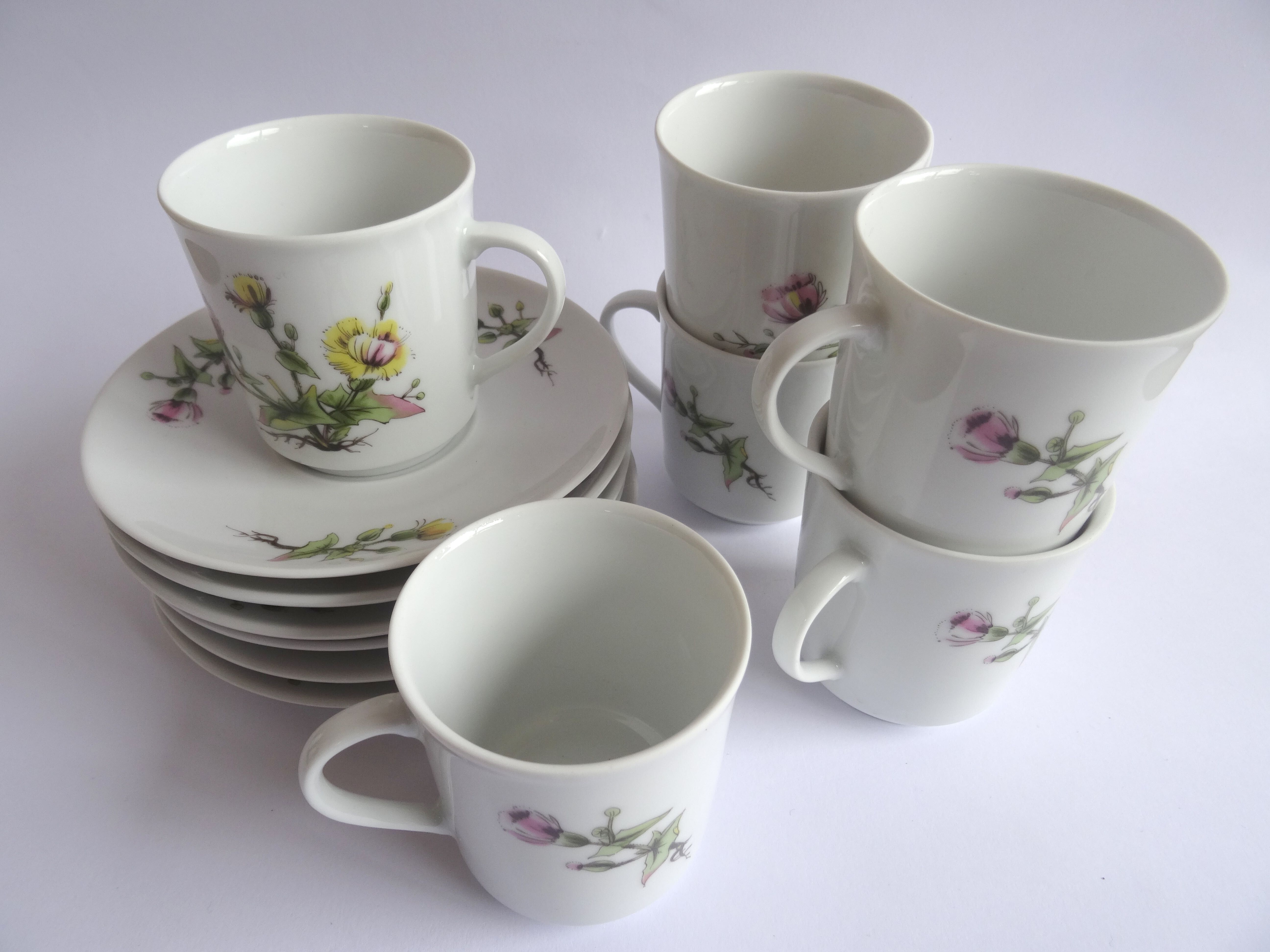 Mobil porcelain coffee cups