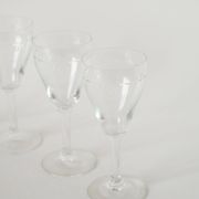 Lot de 6 verres à vin en cristal gravé, 1950