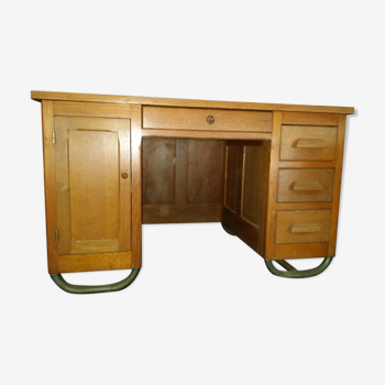 Bureau administration pied traineau luge