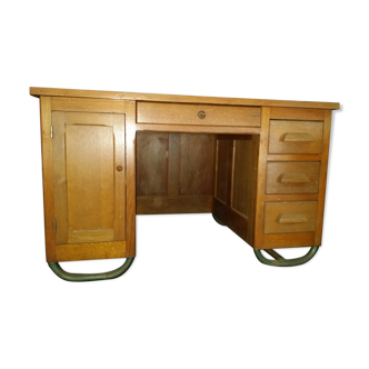Bureau administration pied traineau luge
