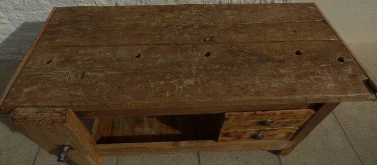 Large workbench with press, 2 drawers and storage tray - Totally sanded and varnished