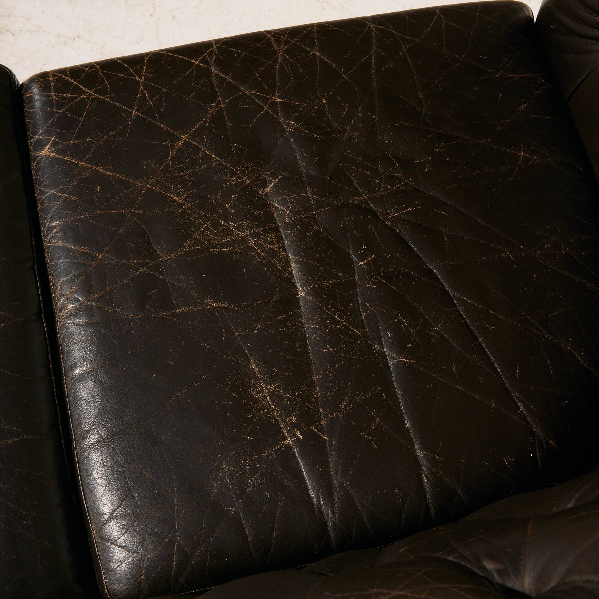 Chesterfield-style leather sofa set, set of 3