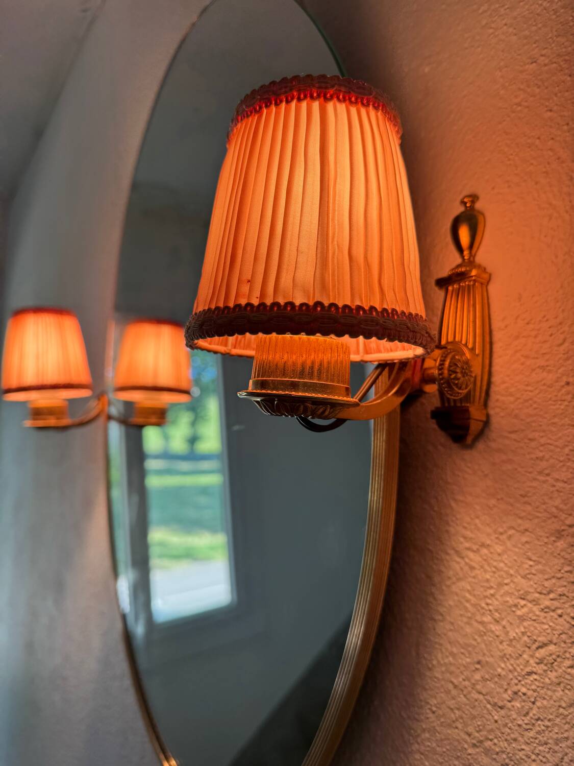 Oval illuminated brass mirror from the 70s