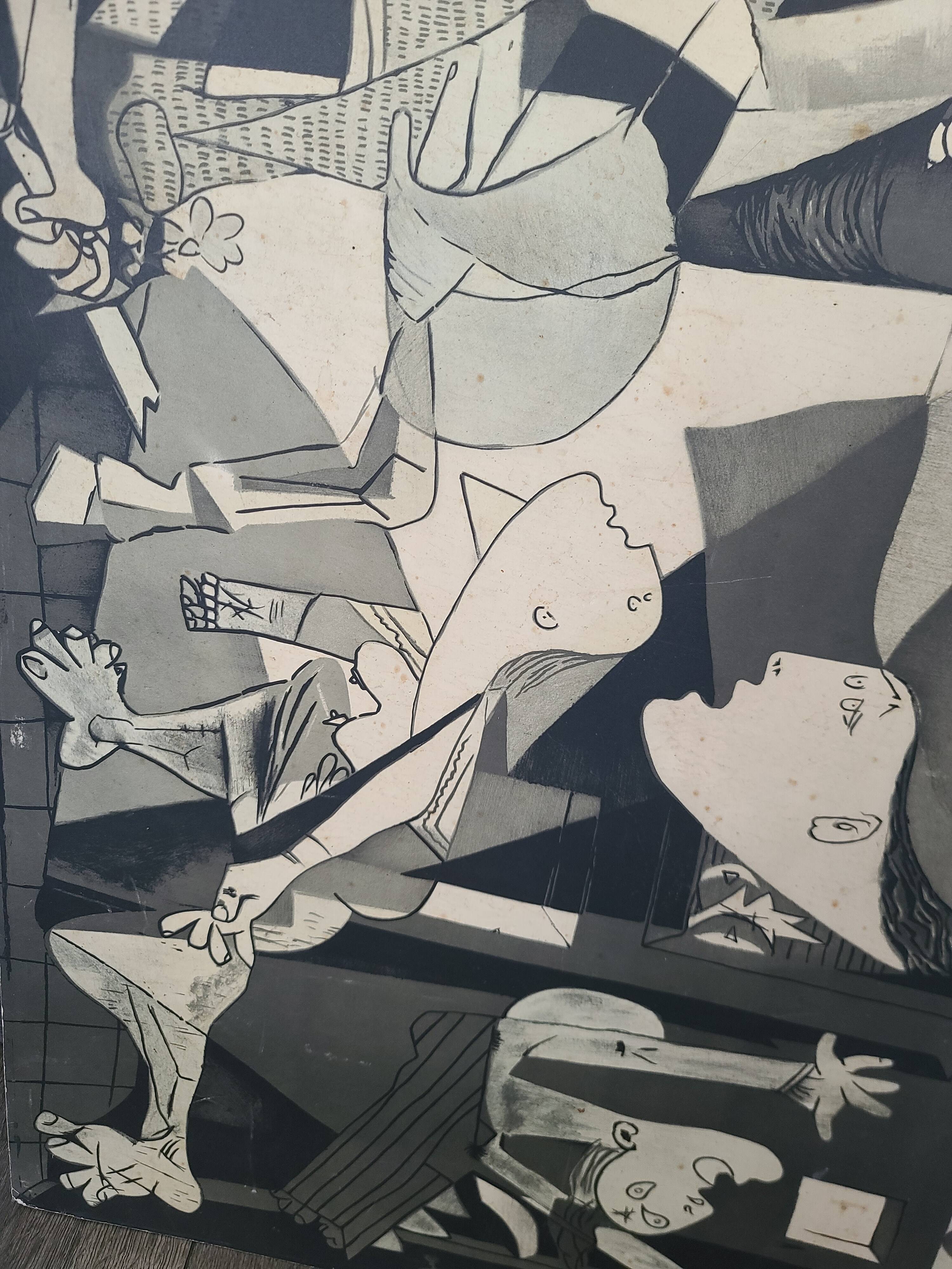 Unique Vertical Reproduction - Picasso's GUERNICA