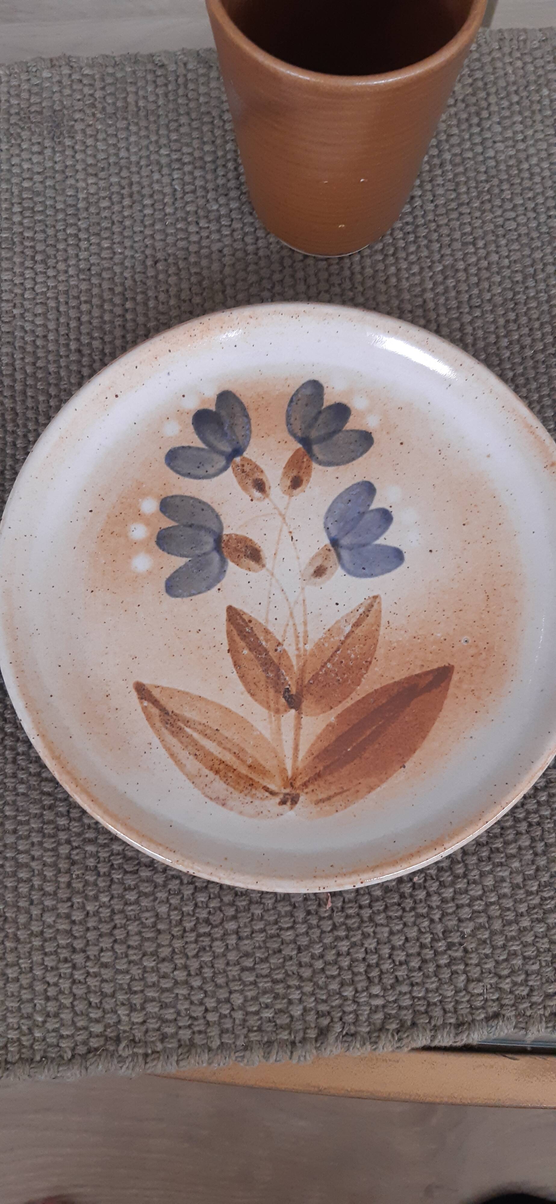 Plate and stoneware glass