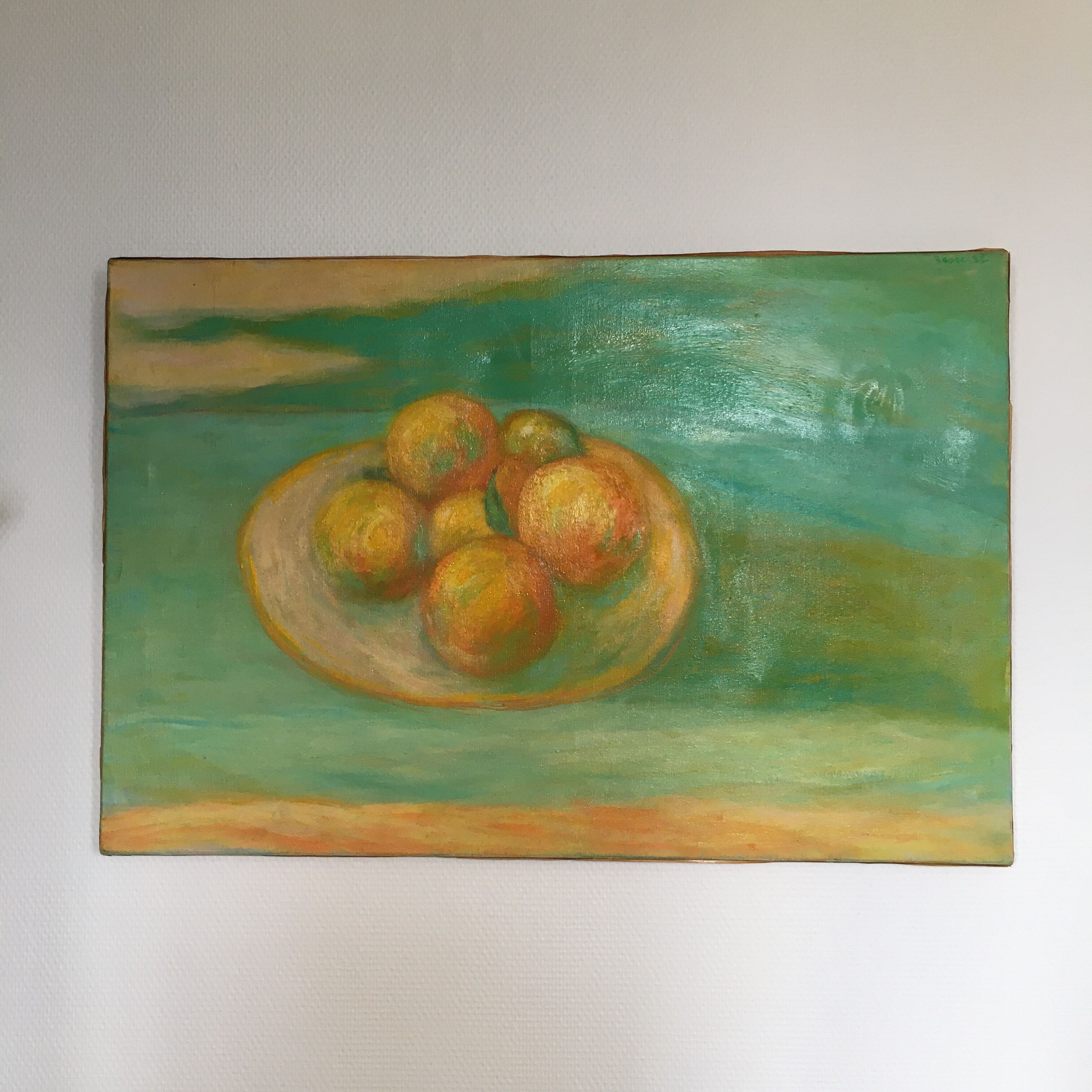 Table cut of oranges