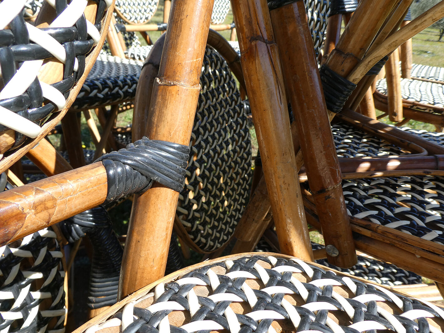 Lot of chairs Bistro terrace type Paris in rattan & braiding