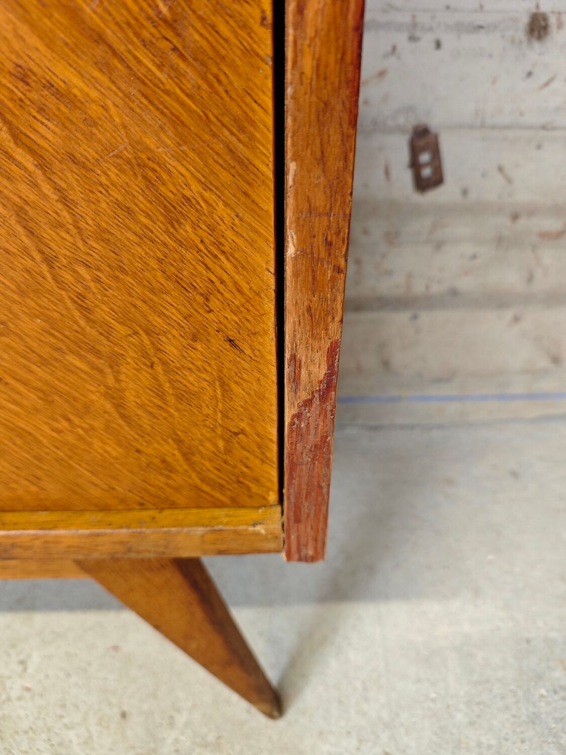 Vintage sideboard with compass legs